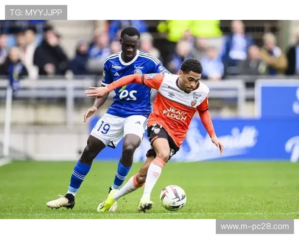 斯特拉斯堡1-1逼平巴黎，定位球战术成抢分关键