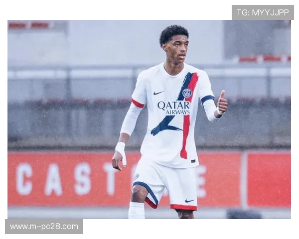 巴黎防线青春风暴继续，19岁后卫卡马拉租借加盟里昂含买断条款