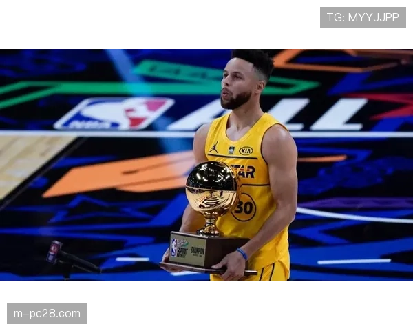 特写：库里在麦迪逊广场花园命中生涯第3500记三分，历史第一人