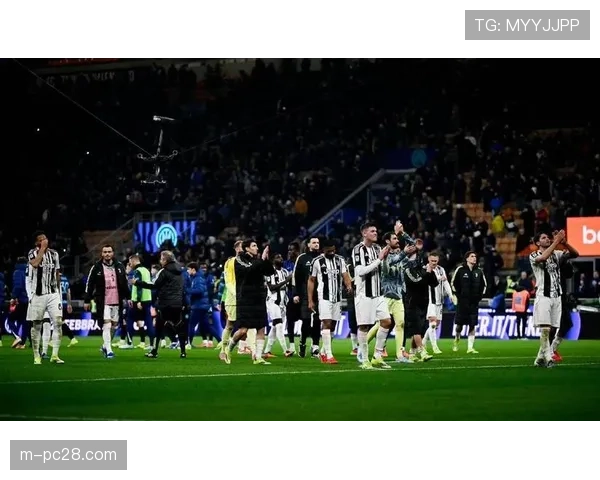 特写：告别时刻，基耶利尼在尤文图斯主场完成个人最后一次赛前热身